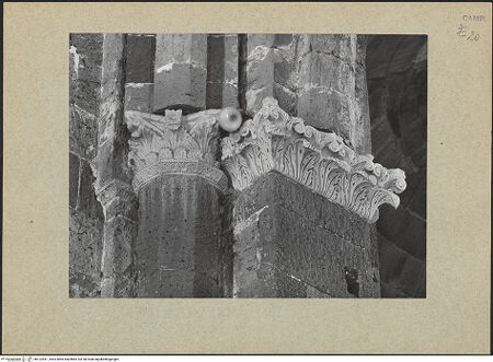 Vorderseite von Bibliotheca Hertziana [https://www.deutsche-digitale-bibliothek.de/content/lizenzen/rv-fz/] Kapitelle der Vierung und des QuerhausesKapitell der Vierung - Gesamtansicht, bh122541_recto. Foto.