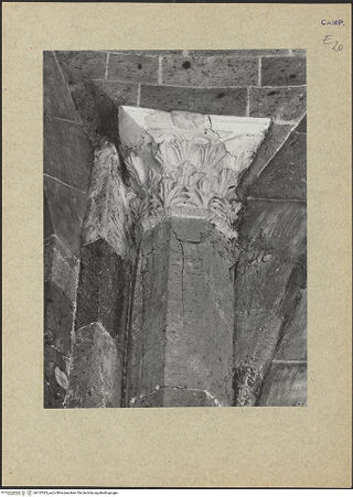 Vorderseite von Bibliotheca Hertziana [https://www.deutsche-digitale-bibliothek.de/content/lizenzen/rv-fz/] Kapitelle der Trompen des Vierungsturms - Gesamtansicht, bh122543_recto. Foto.