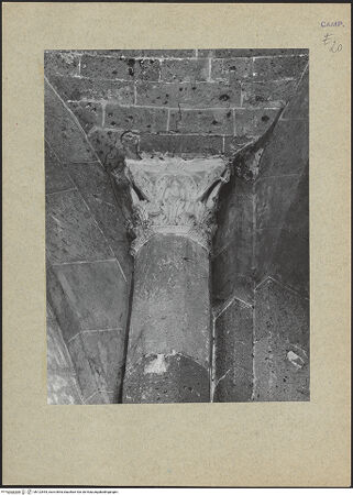 Vorderseite von Bibliotheca Hertziana [https://www.deutsche-digitale-bibliothek.de/content/lizenzen/rv-fz/] Kapitelle der Trompen des Vierungsturms - Gesamtansicht, bh122544_recto. Foto.