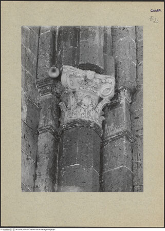 Vorderseite von Bibliotheca Hertziana [https://www.deutsche-digitale-bibliothek.de/content/lizenzen/rv-fz/] Kapitelle der Vierung und des QuerhausesKapitell des Querhauses - Gesamtansicht, bh122548_recto. Foto.