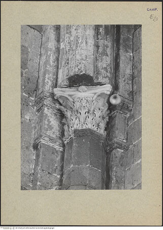 Vorderseite von Bibliotheca Hertziana [https://www.deutsche-digitale-bibliothek.de/content/lizenzen/rv-fz/] Kapitelle der Vierung und des QuerhausesKapitell des Querhauses - Gesamtansicht, bh122549_recto. Foto.