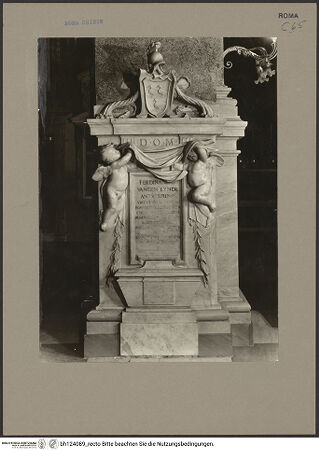 Vorderseite von unbekannt [https://www.deutsche-digitale-bibliothek.de/content/lizenzen/rv-fz/] Grabmal für Ferdinand van den Eynde - Gesamtansicht, bh124089_recto. Foto.