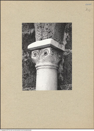 Vorderseite von Bibliotheca Hertziana [https://www.deutsche-digitale-bibliothek.de/content/lizenzen/rv-fz/] Duomo - Kuppel, Detail, Kapitell, bh124287_recto. Foto.