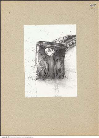 Vorderseite von Bibliotheca Hertziana [https://www.deutsche-digitale-bibliothek.de/content/lizenzen/rv-fz/] Rechtes Fenster der Mittelapsis - Linke Konsole, bh124288_recto. Foto.