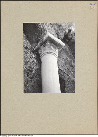 Vorderseite von Bibliotheca Hertziana [https://www.deutsche-digitale-bibliothek.de/content/lizenzen/rv-fz/] Duomo - Kuppel, Detail, Kapitell, bh124289_recto. Foto.