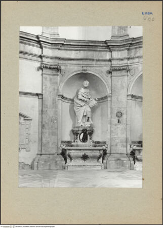 Vorderseite von Bibliotheca Hertziana [https://www.deutsche-digitale-bibliothek.de/content/lizenzen/rv-fz/] Santa Maria della ConsolazioneSüdapsis - Nische der Südapsis mit Statue des Apostels Simon, bh124553_recto. Foto.
