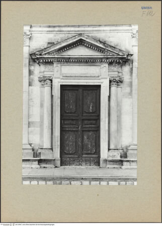 Vorderseite von Bibliotheca Hertziana [https://www.deutsche-digitale-bibliothek.de/content/lizenzen/rv-fz/] Südportal - Gesamtansicht, bh124567_recto. Foto.