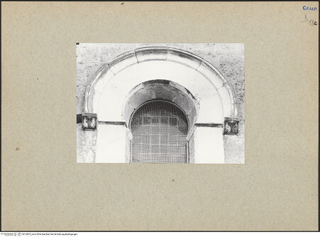 Vorderseite von Bibliotheca Hertziana [https://www.deutsche-digitale-bibliothek.de/content/lizenzen/rv-fz/] DuomoSüdfassade - Südlicher Obergaden, Detail, bh124872_recto. Foto.