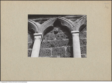 Vorderseite von Bibliotheca Hertziana [https://www.deutsche-digitale-bibliothek.de/content/lizenzen/rv-fz/] Duomo - Kuppel, Arkade, Detail, bh124883_recto. Foto.