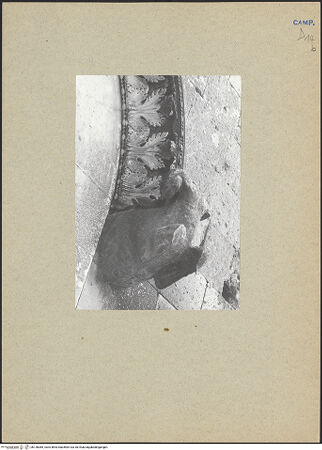 Vorderseite von Bibliotheca Hertziana [https://www.deutsche-digitale-bibliothek.de/content/lizenzen/rv-fz/] Linkes Portal - Rechte Konsole, bh126085_recto. Foto: Mörsch.