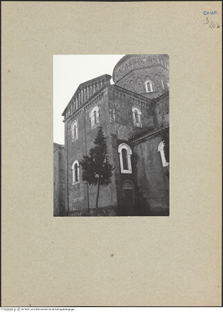 Vorderseite von Bibliotheca Hertziana [https://www.deutsche-digitale-bibliothek.de/content/lizenzen/rv-fz/] DuomoNördlicher Querhausarm - Ansicht von Nordwesten, bh126091_recto. Foto: Mörsch.