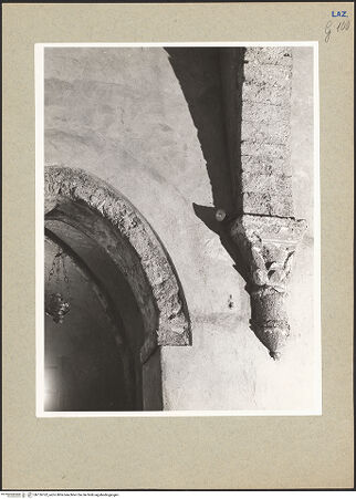 Vorderseite von Getty Research Institute [https://www.deutsche-digitale-bibliothek.de/content/lizenzen/rv-ez/] San Pietro - Südwand, östliches Joch, Konsole und Bogenansatz des 3. Querbogens, bh126162_recto. Foto: Hutzel, Max.