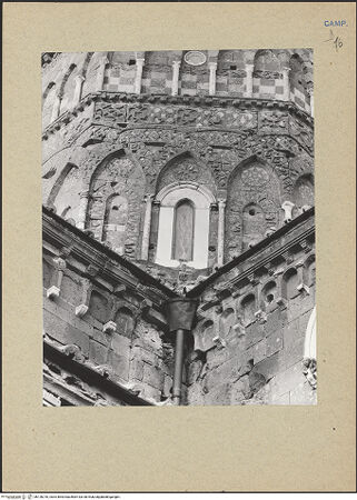 Vorderseite von Bibliotheca Hertziana [https://www.deutsche-digitale-bibliothek.de/content/lizenzen/rv-fz/] DuomoVierung und Kuppel - Detail von Südwesten, bh126218_recto. Foto.