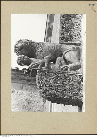 Vorderseite von Bibliotheca Hertziana [https://www.deutsche-digitale-bibliothek.de/content/lizenzen/rv-fz/] Hauptportal - Linke Konsole, bh126219_recto. Foto.