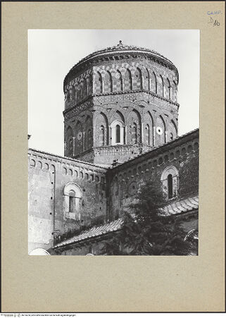 Vorderseite von Bibliotheca Hertziana [https://www.deutsche-digitale-bibliothek.de/content/lizenzen/rv-fz/] DuomoVierung und Kuppel - Ansicht von Nordwesten, bh126220_recto. Foto.