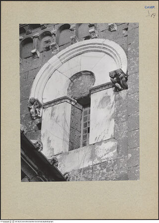 Vorderseite von Bibliotheca Hertziana [https://www.deutsche-digitale-bibliothek.de/content/lizenzen/rv-fz/] DuomoSüdlicher Querhausarm - Westwand, oberes Fenster und Gebälk, bh126224_recto. Foto.