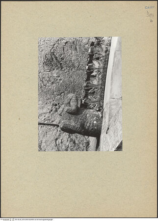 Vorderseite von Bibliotheca Hertziana [https://www.deutsche-digitale-bibliothek.de/content/lizenzen/rv-fz/] Linkes Portal - Linke Konsole, bh126230_recto. Foto.