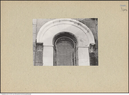 Vorderseite von Bibliotheca Hertziana [https://www.deutsche-digitale-bibliothek.de/content/lizenzen/rv-fz/] DuomoNördlicher Querhausarm - Westwand, unteres Fenster, Detail, bh126231_recto. Foto.