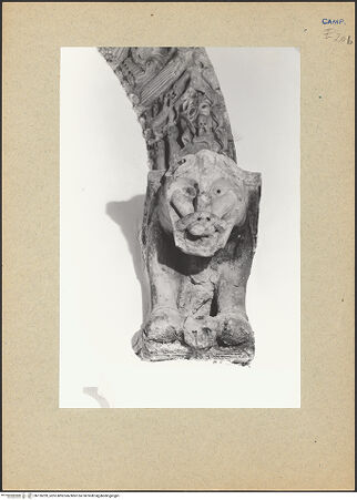 Vorderseite von Bibliotheca Hertziana [https://www.deutsche-digitale-bibliothek.de/content/lizenzen/rv-fz/] Rechte Konsole, bh126299_recto. Foto.