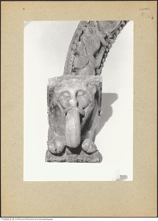 Vorderseite von Bibliotheca Hertziana [https://www.deutsche-digitale-bibliothek.de/content/lizenzen/rv-fz/] Linke Konsole, bh126301_recto. Foto.