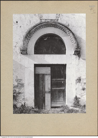 Vorderseite von Bibliotheca Hertziana [https://www.deutsche-digitale-bibliothek.de/content/lizenzen/rv-fz/] San Paride - Portal, bh126310_recto. Foto.