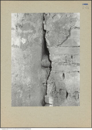 Vorderseite von Bibliotheca Hertziana [https://www.deutsche-digitale-bibliothek.de/content/lizenzen/rv-fz/] Santa Maria della ConsolazioneTreppenaufgang - Inneres, Detail: Mauerfuge, bh126319_recto. Foto.