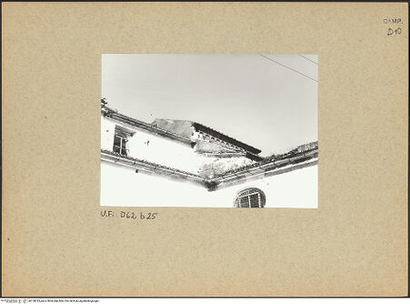 Vorderseite von Bibliotheca Hertziana [https://www.deutsche-digitale-bibliothek.de/content/lizenzen/rv-fz/] CattedraleSüdfassade - Vierung und Südquerhausarm von Südwesten, bh128323_recto. Foto.