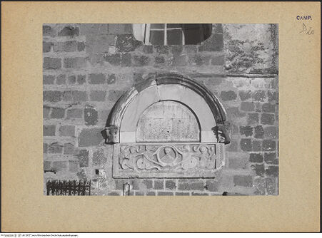 Vorderseite von Bibliotheca Hertziana [https://www.deutsche-digitale-bibliothek.de/content/lizenzen/rv-fz/] Linkes Portal - Gesamtansicht, bh128357_recto. Foto.