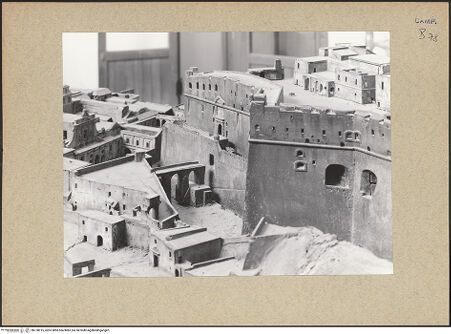 Vorderseite von Bibliotheca Hertziana [https://www.deutsche-digitale-bibliothek.de/content/lizenzen/rv-fz/] Modell des Castel Sant'Elmo - Nordöstlische Seite, Detail, bh128915_recto. Foto.