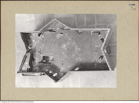 Vorderseite von Bibliotheca Hertziana [https://www.deutsche-digitale-bibliothek.de/content/lizenzen/rv-fz/] Modell des Castel Sant'Elmo - Horizontaler Querschnitt, bh128922_recto. Foto.