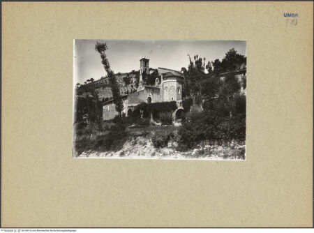 Vorderseite von ICCD [https://www.deutsche-digitale-bibliothek.de/content/lizenzen/rv-ez/] Abbazia di Sant'Eutizio - Ansicht von Osten, bh129015_recto. Foto.