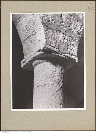 Vorderseite von Foto Marburg [https://www.deutsche-digitale-bibliothek.de/content/lizenzen/rv-ez/] Santa Maria dei Lumi - Langhaus, Mittelschiff, 2. Säule links, Detail: Kapitell, bh129416_recto. Foto: Hutzel, Max.