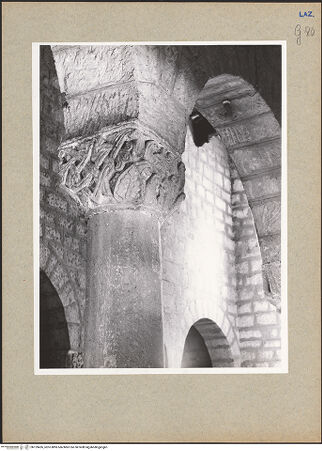 Vorderseite von Foto Marburg [https://www.deutsche-digitale-bibliothek.de/content/lizenzen/rv-ez/] Kapitell mit Flechtdekor - , bh129426_recto. Foto: Hutzel, Max.