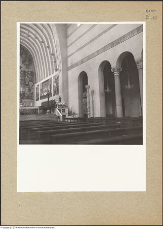 Vorderseite von Urban [https://www.deutsche-digitale-bibliothek.de/content/lizenzen/rv-ez/] Duomo - Mittelschiff und Presbyterium von Südösten, bh130426_recto. Foto: Urban, Thomas.