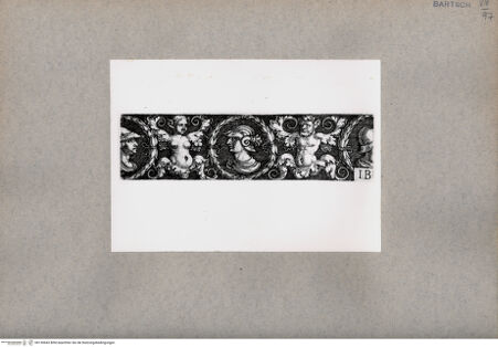 Vorderseite von  [http://creativecommons.org/publicdomain/mark/1.0/] ... - , bh130643. Foto.