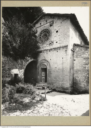 Vorderseite von ICCD [https://www.deutsche-digitale-bibliothek.de/content/lizenzen/rv-ez/] Abbazia di Sant'EutizioSüdwestfassade - Gesamtansicht, bh131223_recto. Foto.