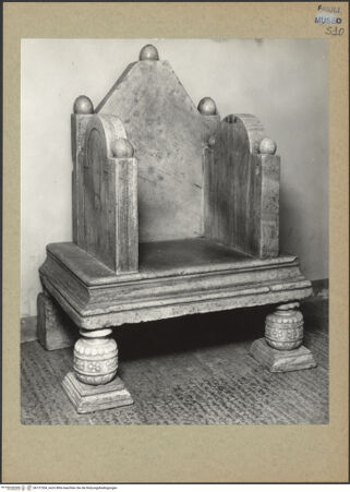 Vorderseite von Böhm [https://www.deutsche-digitale-bibliothek.de/content/lizenzen/rv-ez/] Bischofsthron - Gesamtansicht, bh131554_recto. Foto: Böhm, Osvaldo.