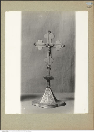 Vorderseite von Böhm [https://www.deutsche-digitale-bibliothek.de/content/lizenzen/rv-ez/] Altarkreuz Staurothek - Gesamtansicht, bh131589_recto. Foto: Böhm, Osvaldo.