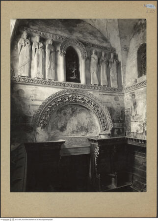 Vorderseite von Böhm [https://www.deutsche-digitale-bibliothek.de/content/lizenzen/rv-ez/] Tempietto Longobardo - Westwand von Südosten, Detail, bh131629_recto. Foto: Böhm, Osvaldo.