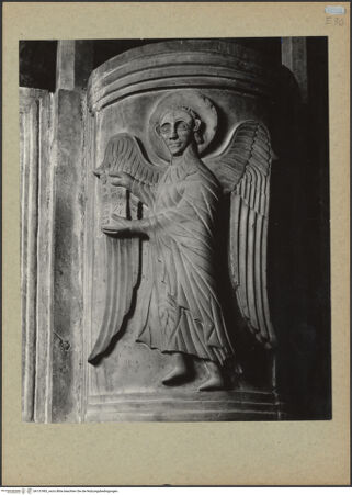 Vorderseite von Böhm [https://www.deutsche-digitale-bibliothek.de/content/lizenzen/rv-ez/] Kanzel mit Evangelistensymbolen - Detail: Engel, bh131983_recto. Foto: Böhm, Osvaldo.