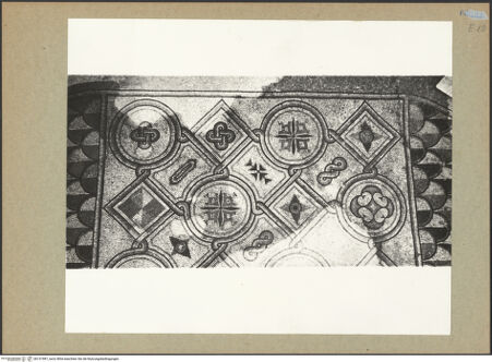 Vorderseite von Böhm [https://www.deutsche-digitale-bibliothek.de/content/lizenzen/rv-ez/] Fußboden des Mittelschiffes - Detail des Mittelteils , bh131987_recto. Foto: Böhm, Osvaldo.