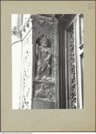 Vorderseite von Ranke [https://www.deutsche-digitale-bibliothek.de/content/lizenzen/rv-ez/] SeitenportalKönig (angeblich Kaiser Friedrich Barbarossa) - Rechte Hälfte, bh132038_recto. Foto: Ranke.