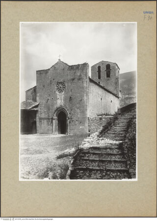 Vorderseite von ICCD [https://www.deutsche-digitale-bibliothek.de/content/lizenzen/rv-ez/] Santa Maria - Fassade und rechte Seitenfront, bh132392_recto. Foto.