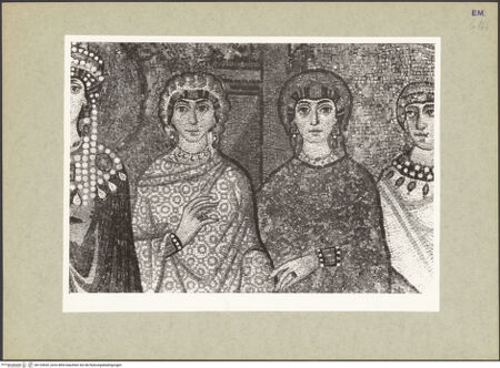 Vorderseite von Villani [https://www.deutsche-digitale-bibliothek.de/content/lizenzen/rv-ez/] Dekoration des PresbyteriumsChristus als Kosmokrator zwischen Engeln, dem heiligen Vitalis und Bischof Ecclesius; Die Opferung von Kaiser Justinian; Die Opferung der Kaiserin TeodoraDie Opferung der Kaiserin Teodora, umgeben von ihrem Hofstaat - Der Hofstaat der Kaiserin Teodora, Detail, bh133630_recto. Foto.