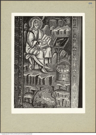 Vorderseite von Villani [https://www.deutsche-digitale-bibliothek.de/content/lizenzen/rv-ez/] Dekoration des PresbyteriumsDie Evangelisten Matthäus und Markus; Moses und der brennende Dornbusch; Moses kommt zum Berg Horeb; Jesaja; das Opfer von Abel und MelchisedekWeinrebe, die aus einer Vase sprießt, umgeben von Vögeln; Kreuz; die Evangelisten Matthäus und Markus - Der Evangelist Matthäus, Detail, bh133639_recto. Foto.