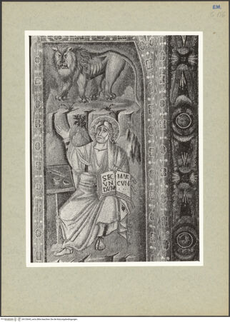 Vorderseite von Villani [https://www.deutsche-digitale-bibliothek.de/content/lizenzen/rv-ez/] Dekoration des PresbyteriumsDie Evangelisten Matthäus und Markus; Moses und der brennende Dornbusch; Moses kommt zum Berg Horeb; Jesaja; das Opfer von Abel und MelchisedekWeinrebe, die aus einer Vase sprießt, umgeben von Vögeln; Kreuz; die Evangelisten Matthäus und Markus - Der Evangelist Markus, bh133643_recto. Foto.