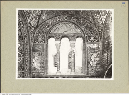 Vorderseite von Villani [https://www.deutsche-digitale-bibliothek.de/content/lizenzen/rv-ez/] Dekoration des PresbyteriumsDie Evangelisten Johannes und Lukas, Jeremia, Szenen aus dem Leben von Moses und AbrahamWeinrebe, die aus einer Vase sprießt, umgeben von Vögeln; Kreuz; die Evangelisten Johannes und Lukas - Gesamtansicht, bh133646_recto. Foto.