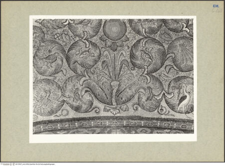 Vorderseite von Villani [https://www.deutsche-digitale-bibliothek.de/content/lizenzen/rv-ez/] Dekoration des PresbyteriumsLamm Gottes in einem von Engeln getragenen Clipeus - Westzwickel, Detail, bh133657_recto. Foto.