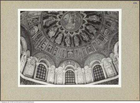 Vorderseite von Villani [https://www.deutsche-digitale-bibliothek.de/content/lizenzen/rv-ez/] Mosaikdekoration der Kuppel, der Pendentifs und der Sockelzone - Kuppel und Fensterzone, Teilansicht, bh133687_recto. Foto: Villani.