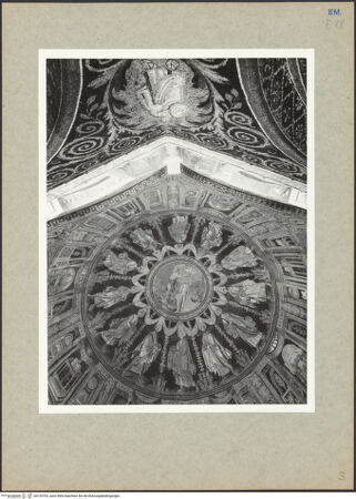 Vorderseite von Villani [https://www.deutsche-digitale-bibliothek.de/content/lizenzen/rv-ez/] Mosaikdekoration der Kuppel, der Pendentifs und der Sockelzone - Kuppel (und Pendentif mit Prophet), Teilansicht, bh133703_recto. Foto: Villani.